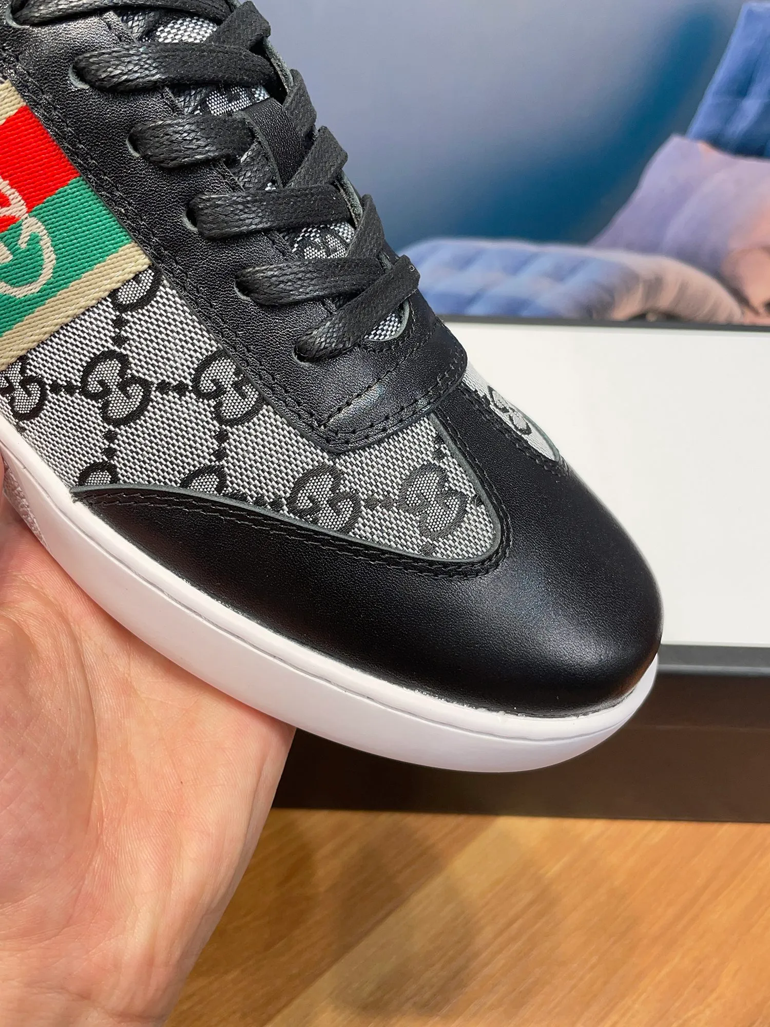 Factory price: 400💰New model is here again! [Gucci Sports Men's Shoes] Gucci fashionable casual men's shoes🇨🇳Original 1:1 mold opening, new model debuts first💯Not high-profile but avant-garde, simple, low-key and fashionable, super versatile style🌿Made with original cowhide leather and cloth➕Sheepskin lining🎋The version is comfortable on the feet, first-class workmanship🍍Size 38-44, (customized 45)👉